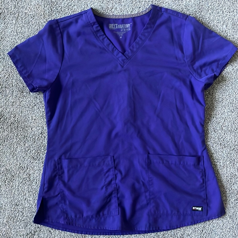 Grey’s Anatomy brand purple scrub top size medium